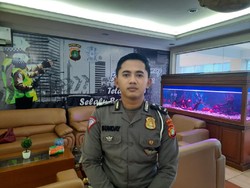 Kisah Inspiratif Bripda Sunday Mengajar Ngaji Anak-anak Yatim di Bekasi