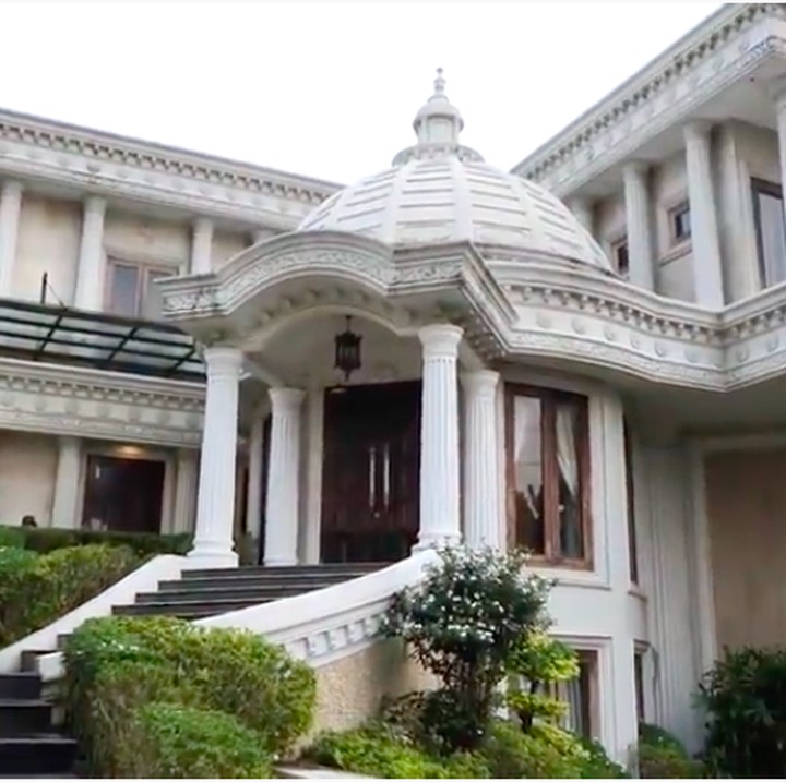 Anang dan Ashanty kini masih menetap di rumah mereka di bilangan Cinere, Depok, Jawa Barat. (Foto: YouTube)