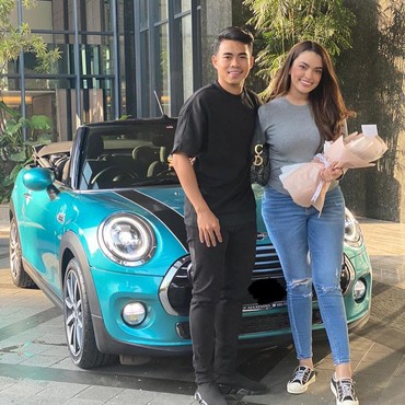 Pacaran 6 Bulan Dapat Mobil Mewah, Ternyata Bekas