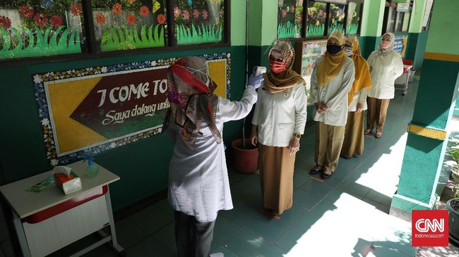 Kemendikbud mengaku pembukaan sekolah di zona kuning virus corona, salah satunya berkaca dari pelaksanaan UTBK SBMPTN 2020 yang berjalan sukses di masa pandemi.