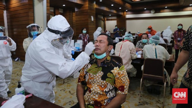 Tes swab massal di Pemkot Semarang