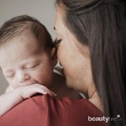 Tips untuk Ibu Baru agar Tidak Mudah Kelelahan Merawat Bayi Baru Lahir