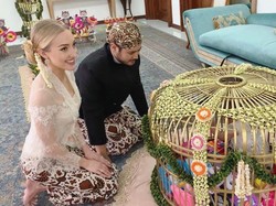 Gaya Menantu Bule Bambang Trihatmodjo, Cantik Pakai Kebaya Putih