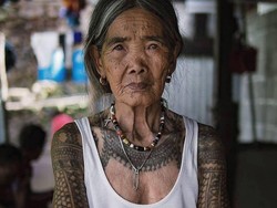 Perempuan Berumur Seabad Ini Generasi Terakhir Pembuat Tato Suku Kalinga