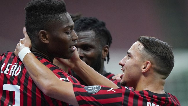 Bintang muda AC Milan, Rafael Leao mencetak rekor gol tercepat di Serie A saat pertandingan baru berjalan 6 detik.
