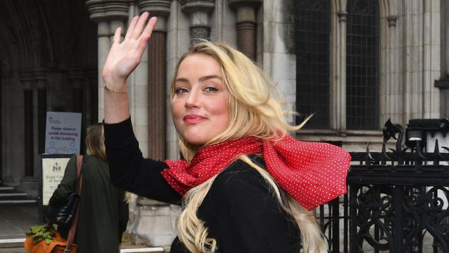 Amber Heard akan Hadapi Johnny Depp di Sidang: Semoga Bisa Move On