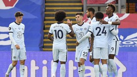 FOTO: Chelsea Melejit ke Posisi Ketiga Liga Inggris