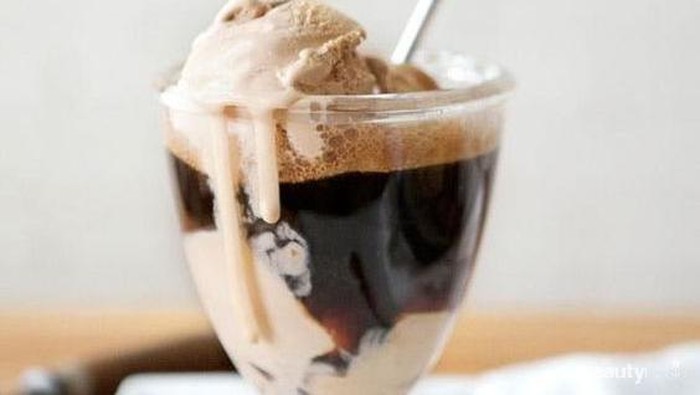 Menyegarkan dan Lezat, Ini Ide Es Krim Float yang Mudah Dibuat