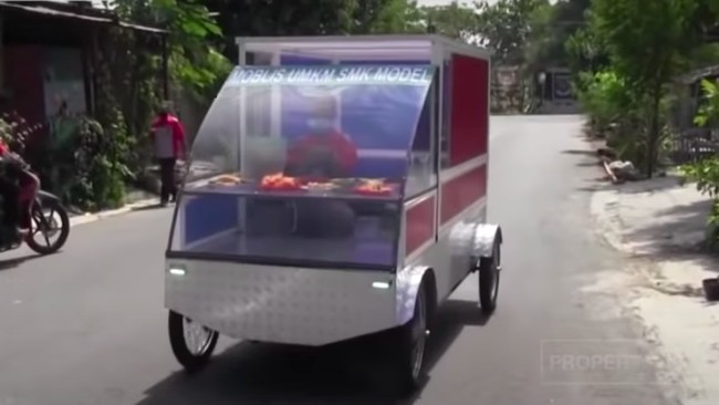 Mobil listrik buatan siswa SMK Model/Rujukan PGRI 1 Mejayan, Madiun, Jawa Timur.