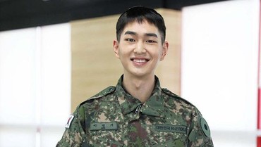 img-title Cegah Penyebaran COVID-19, Onew SHINee Keluar Wajib Militer Hari Ini