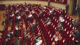 Opera La Scala Buka Kembali Spectators sit apart from each other to respect social distancing, prior to a show at the La Scala theater in Milan Italy, Monday, July 6, 2020. La Scala opera house reopened Monday after a four-month shutdown due to the COVID-19 restriction measures. (AP Photo/Antonio Calanni)
