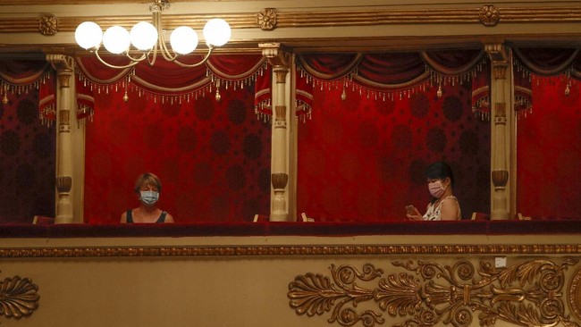 FOTO: Usai Tutup 4 Bulan, Teater Opera di Italia Kembali Buka