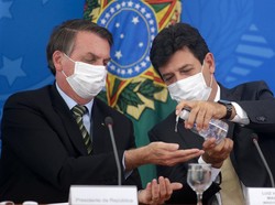 Corona di Brasil Masih Berkutat di Kalangan Pejabat