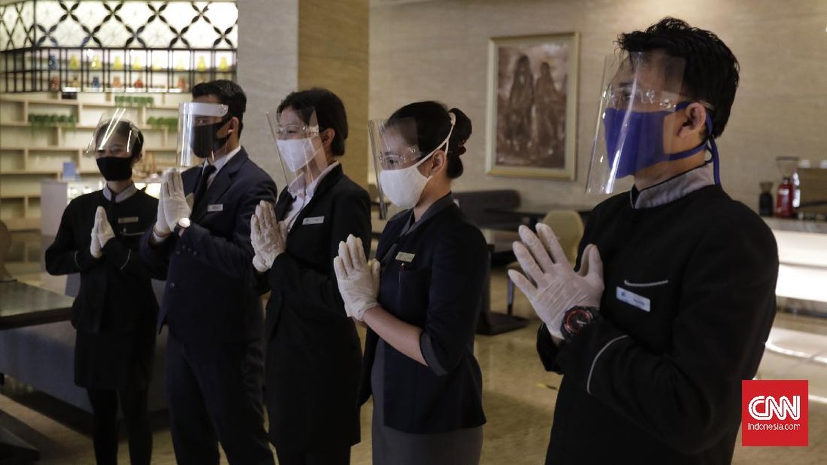 FOTO: Bersih-bersih Demi Nyenyak Tamu di Hotel