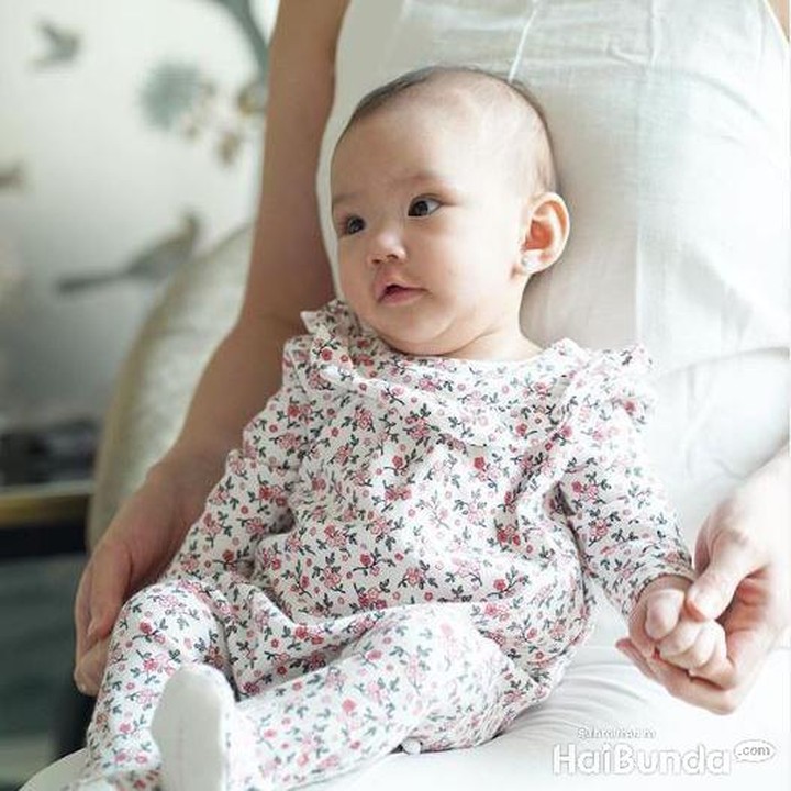 <p>Buah hati Shandy Aulia dan David Herbowo ini lahir pada 12 Februari 2020 lalu. (Foto: Instagram @missclaireherbowo)</p>
