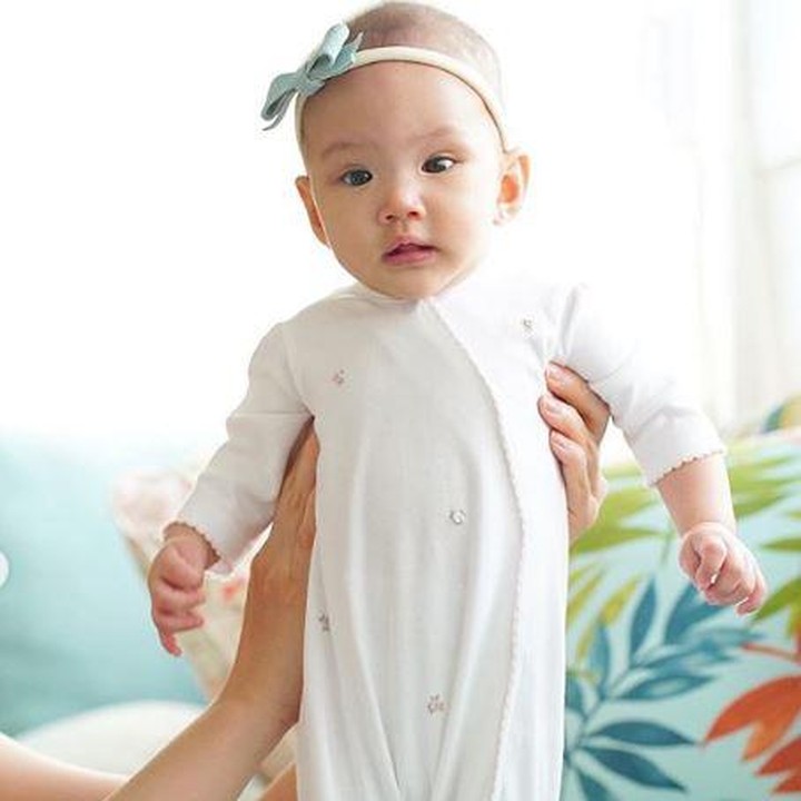 <p>Nampaknya Claire akan mengikuti jejak bunda Shandy Aulia sebagai artis ya, he-he-he. (Foto: Instagram @shandyaulia)</p>
