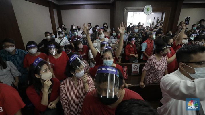 Suasana sidang lanjutan Penundaan Kewajiban Pembayaran Utang (PKPU) oleh Koperasi Simpan Pinjam (KSP) Indosurya di Pengadilan Negeri Jakarta Pusat, Rabu (8/7/2020). (CNBC Indonesia/ Tri Susilo) Suasana sidang lanjutan Penundaan Kewajiban Pembayaran Utang (PKPU) oleh Koperasi Simpan Pinjam (KSP) Indosurya di Pengadilan Negeri Jakarta Pusat, Rabu (8/7/2020). (CNBC Indonesia/ Tri Susilo)