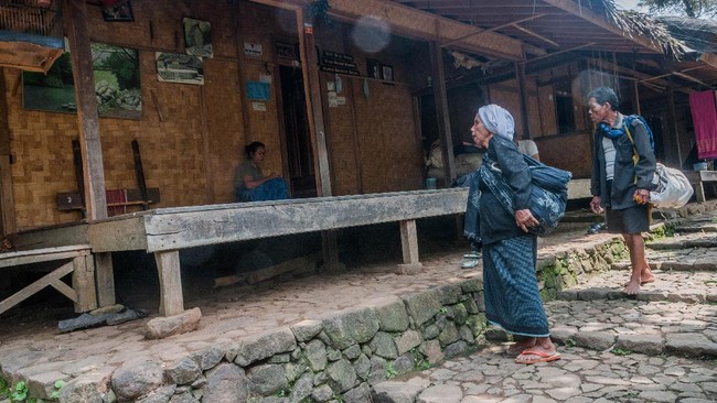 Kepala Desa Kanekes Saija mengatakan permintaan menghilangkan sinyal internet hanya untuk wilayah Baduy Dalam, Desa Kanekes, Lebak, Banten.