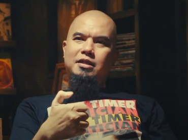 img-title Tak Ingin Bawakan Lagu Elang, Ahmad Dhani Tinggalkan Panggung di Tengah Konser