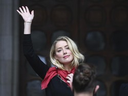 Amber Heard Bantah Buang Kotoran Manusia di Kasur Johnny Depp