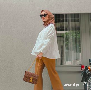 Cocok Buat Kamu yang Kalem, Ini Inspirasi Style Hijab Earthy Tone ala Mega Iskanti