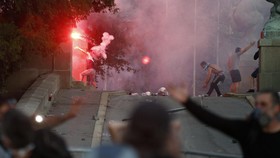 Demo Tolak Lockdown di Inggris Ricuh, 10 Orang Ditangkap