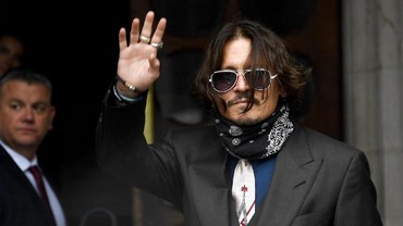 Johnny Depp Dianugerahi Penghargaan Lifetime Achievement