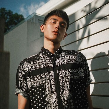 Asmara Sering Putus-Sambung, Julian Jacob Malah Dituding Pansos