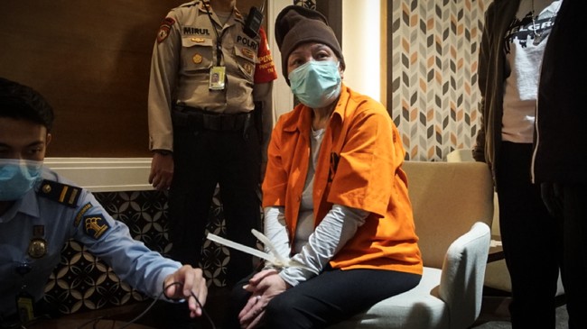 Majelis Hakim Tipikor Jakarta menjatuhkan vonis pembobol BNI Rp1,2 T lewat L/C fiktif divonis penjara 18 tahun dan harus membayar uang pengganti Rp185,822 M.