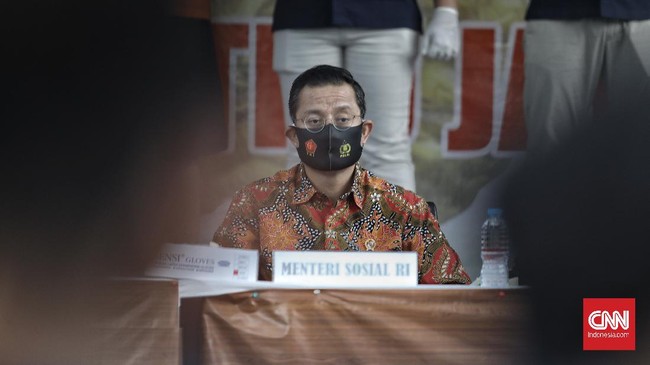 Mensos Juliari Batubara mengusulkan menambah komponen penunjang kesehatan, seperti susu, dalam paket bansos sembako demi menekan angka stunting.