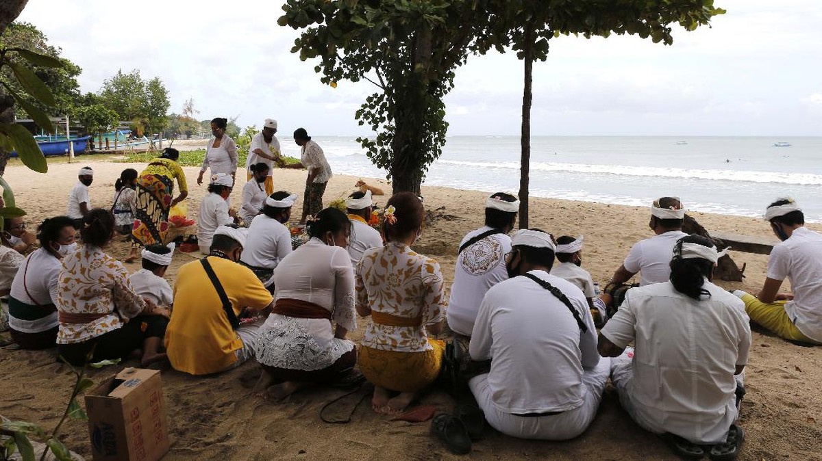 FOTO: Pantai Kuta Bali Dibuka Kembali