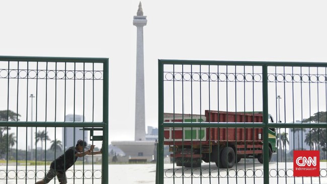 Kasi Pelayanan Informasi UPK Monas mengatakan penggunaan kawasan tersebut selama pandemi ini izinnya berada di tangan Gubernur DKI Anies Baswedan.