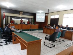 Hakim Cecar Ketua DPRD Riau soal Uang Ketok Palu di Sidang Bupati Bengkalis