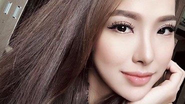 img-title Sahabat Kena Isu Skandal Hebat, Angela Tee Bongkar Sisi Lain Soraya Rasyid Saat Syuting
