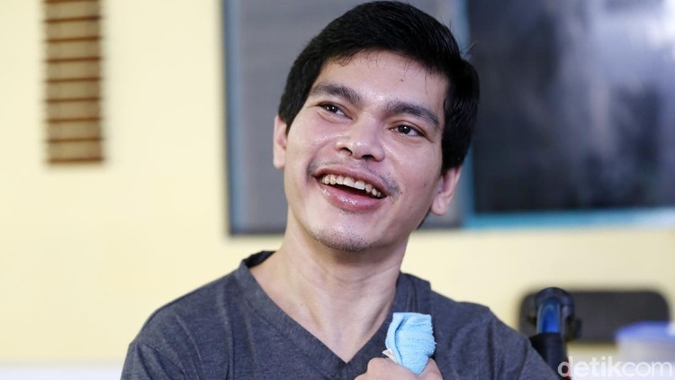 El Ibnu El Ibnu, vokalis Elkasih