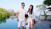 <p>Dalam Instagram Fatmasury Dahlan, pesinetron cantik ini sering mengunggah foto keluarga kecilnya. (Foto: Instagram @fatmasury_)<br /><br /></p>