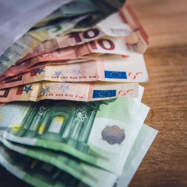 Wanita Ini Dituntut 2 Tahun Penjara Usai Tagih Utang 'Bu Kombes' Lewat IG