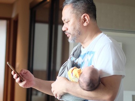 Indra Brasco Bungkam Netizen Usai Dikira Pengangguran karena Urus Anak di Rumah