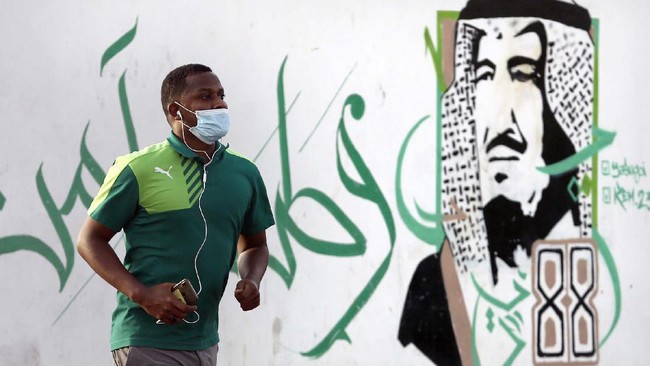 Arab Saudi menutup sementara seluruh tempat rekreasi dan pusat kegiatan masyarakat selama sepuluh hari untuk menekan penyebaran virus corona.