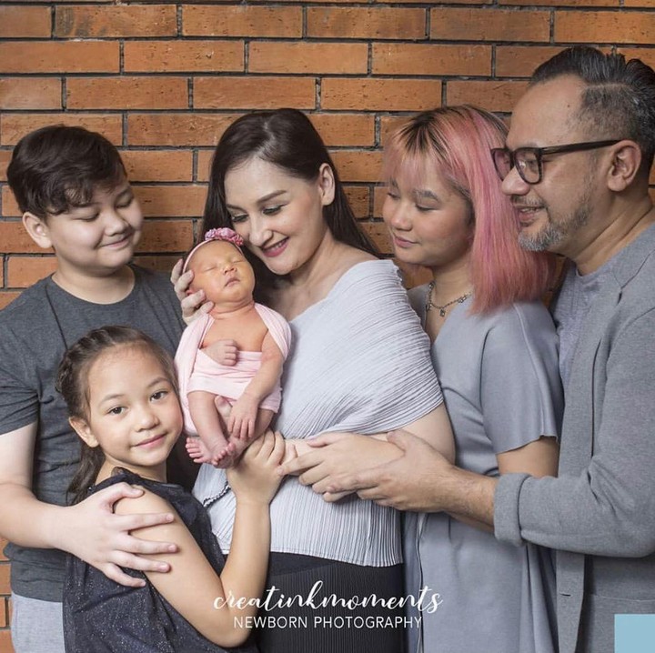Anak keempat Mona Ratuliu dan Indra Brasco diberi nama yang cantik dan penuh makna, Numa Kamala Srikandi. (Foto: Instagram @indrabrasco)