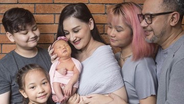 CARA MONA RATULIU LAKUKAN BONDING TIME DENGAN ANAK-ANAK