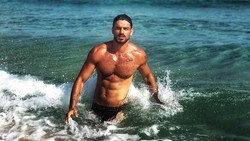 Aktor Film Panas '365' Days Laris Jadi Model dengan Bayaran Fantastis