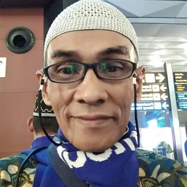 Sebelum Meninggal, Mendiang Papa T Bob Sempat Naik Haji dalam Kondisi Sakit
