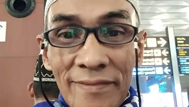 img-title Sebelum Meninggal, Mendiang Papa T Bob Sempat Naik Haji dalam Kondisi Sakit