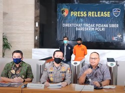 Pembobol Data Pribadi Denny Siregar Dibekuk!