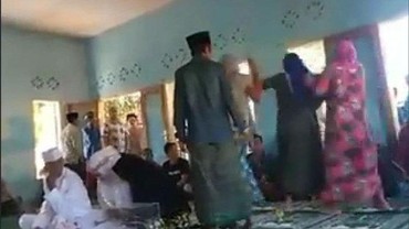 img-title Viral Ibu Kandung Kacaukan Akad Nikah Anak karena Hal Sepele