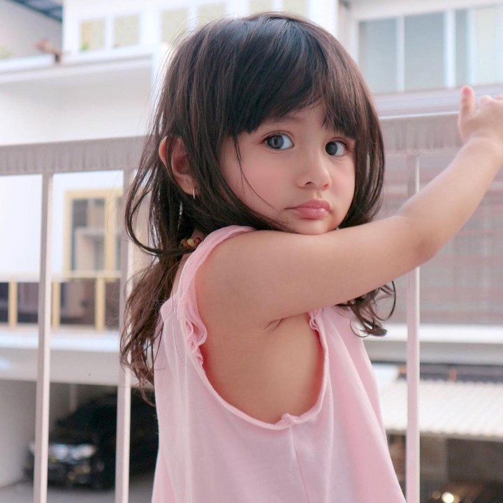 <em>"Masya Allah, cantik banget!"</em> pujian yang sering banget dilontarkan netizen. Teman Ryana Dea sesama artis juga banyak yang memuji Qiandra cantik. (Foto: Instagram @ryana_dea)