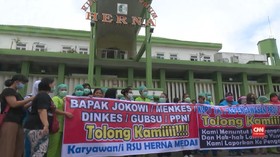 VIDEO: Gaji Dipotong, Petugas Medis Rumah Sakit Unjuk Rasa
