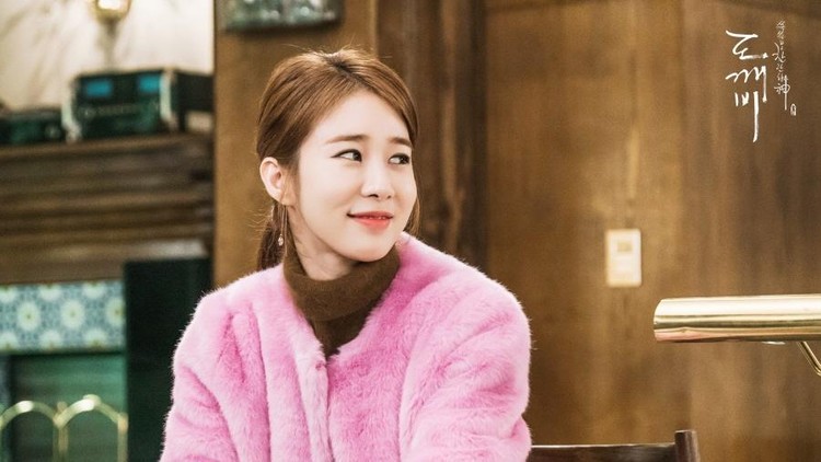 Yoo In Na di drama Korea Goblin Yoo In Na di drama Korea Goblin