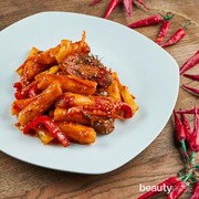 Sambil Nonton Drakor, Coba Resep Tteokbokki Kenyal dan Enak Ini Yuk!